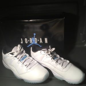 Air Jordan 11 Retro Low 'Legend Blue